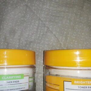 GLOBAL BEAUTY CARE CLARIFYING AND BRIGHTENING TONER PADS. SET. FACE, ACNE DRY